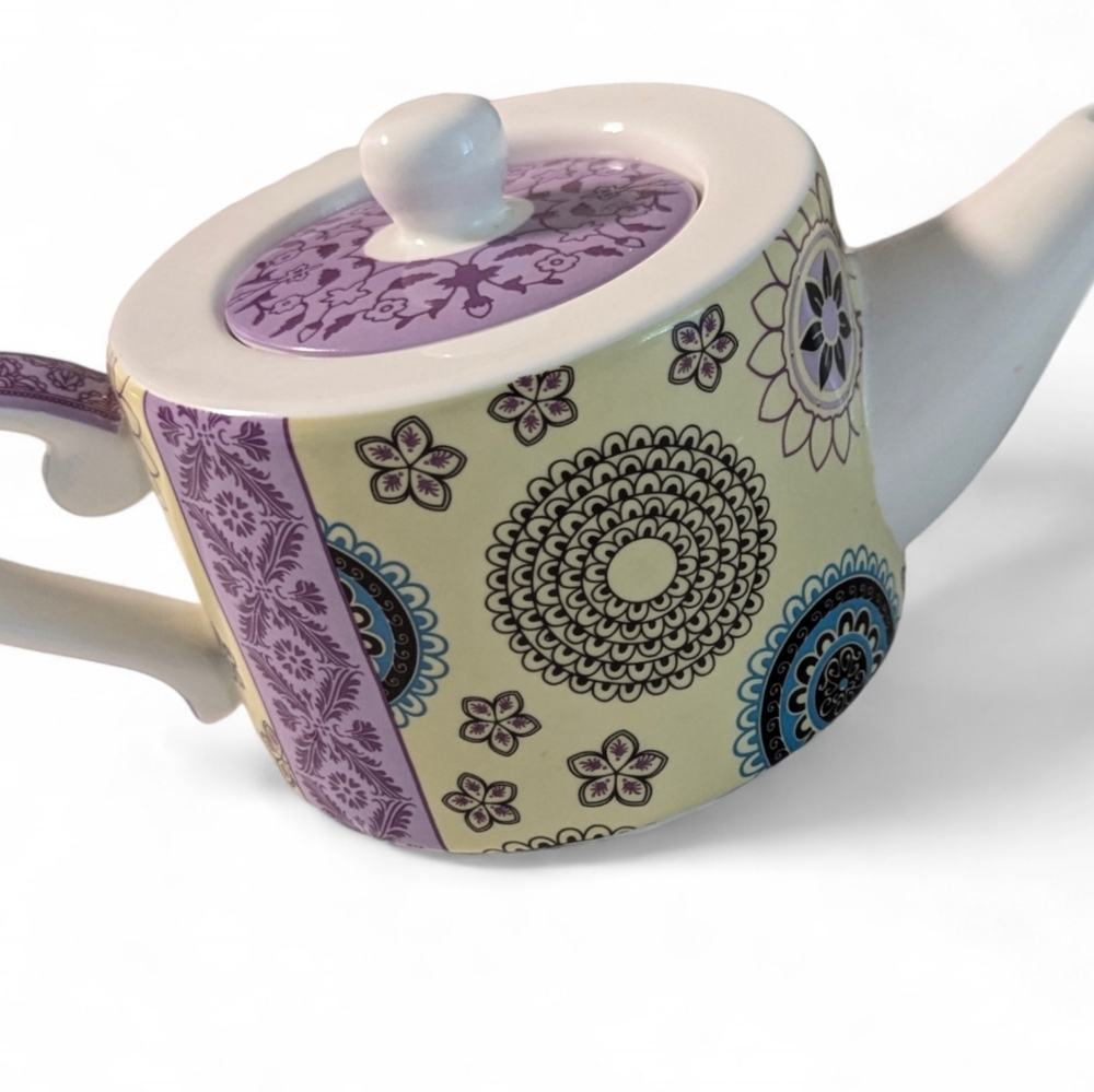 Hues and Brews tea pot